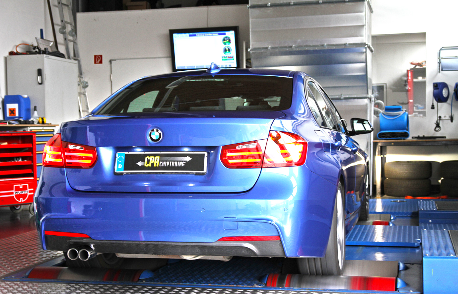 Programvarautveckling för BMW 3-serien (F30) 328i