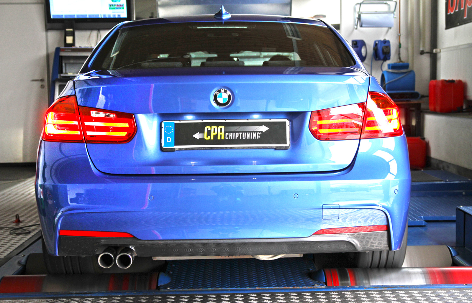 Programvarautveckling för BMW 3-serien (F30) 328i